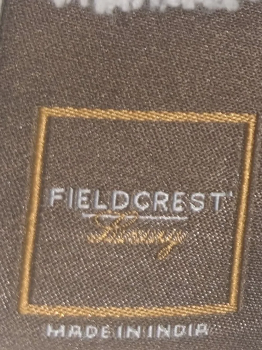 NWT Fieldcrest Luxury Accent Bath Rug 20x34 White with Navy Blue Border